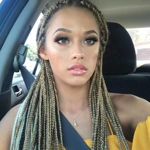 Meet your Posher, Paris